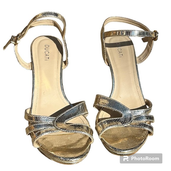Gold Ducati size 40/9 with 3 inch heel adjustable strap, open toe - Picture 1 of 12
